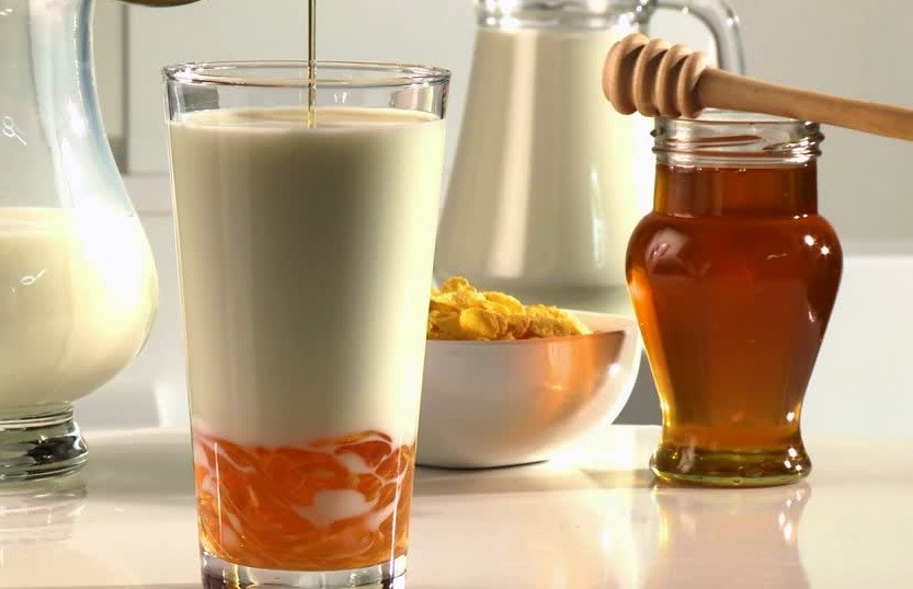Top Benefits of Honey Milk Drink